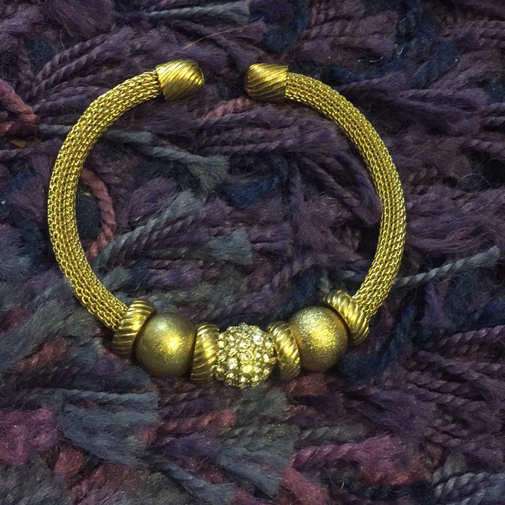 GOLD trifari mesh cuff - Picture 3 of 3